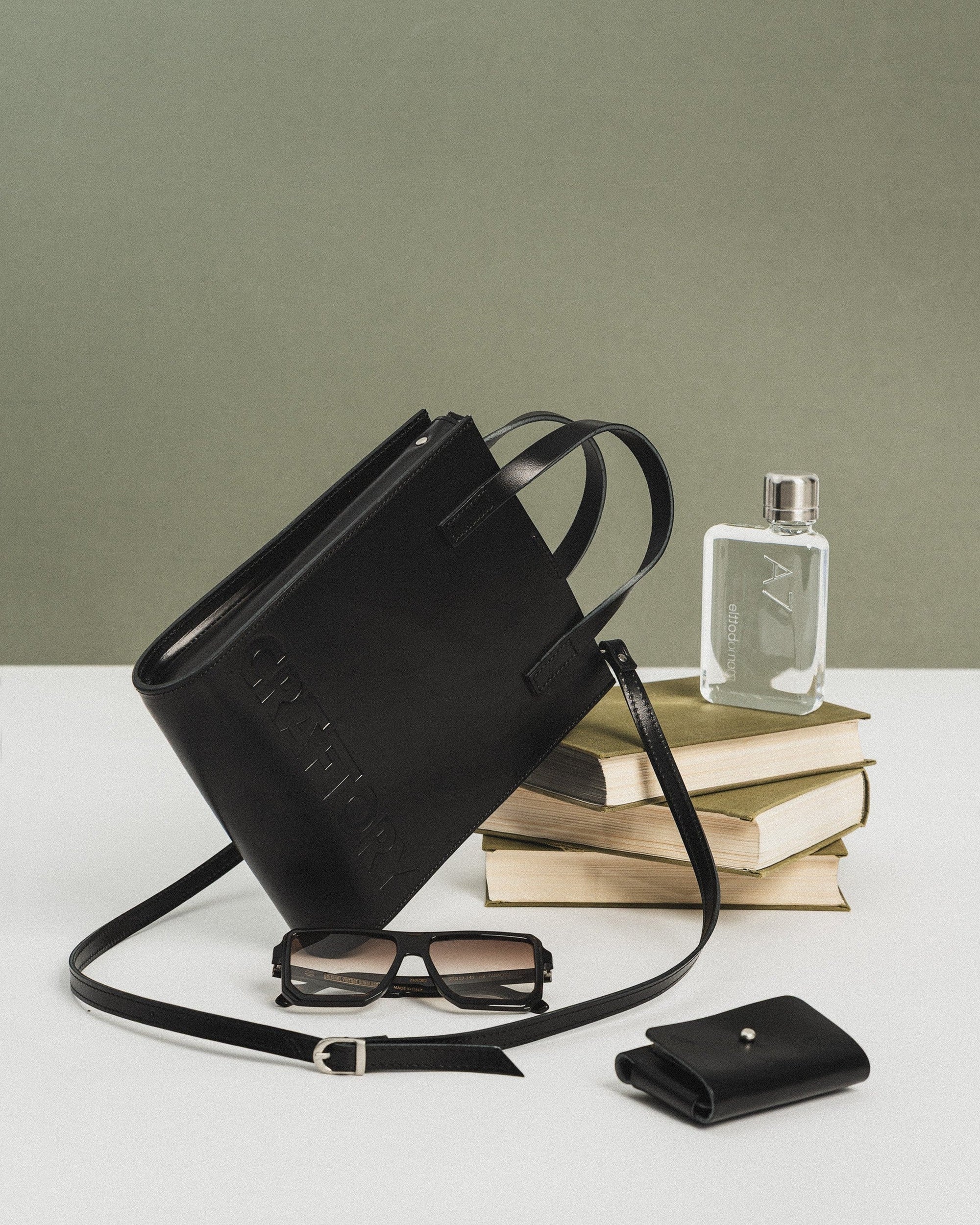 Bold Bucket Leather Handbag in Black