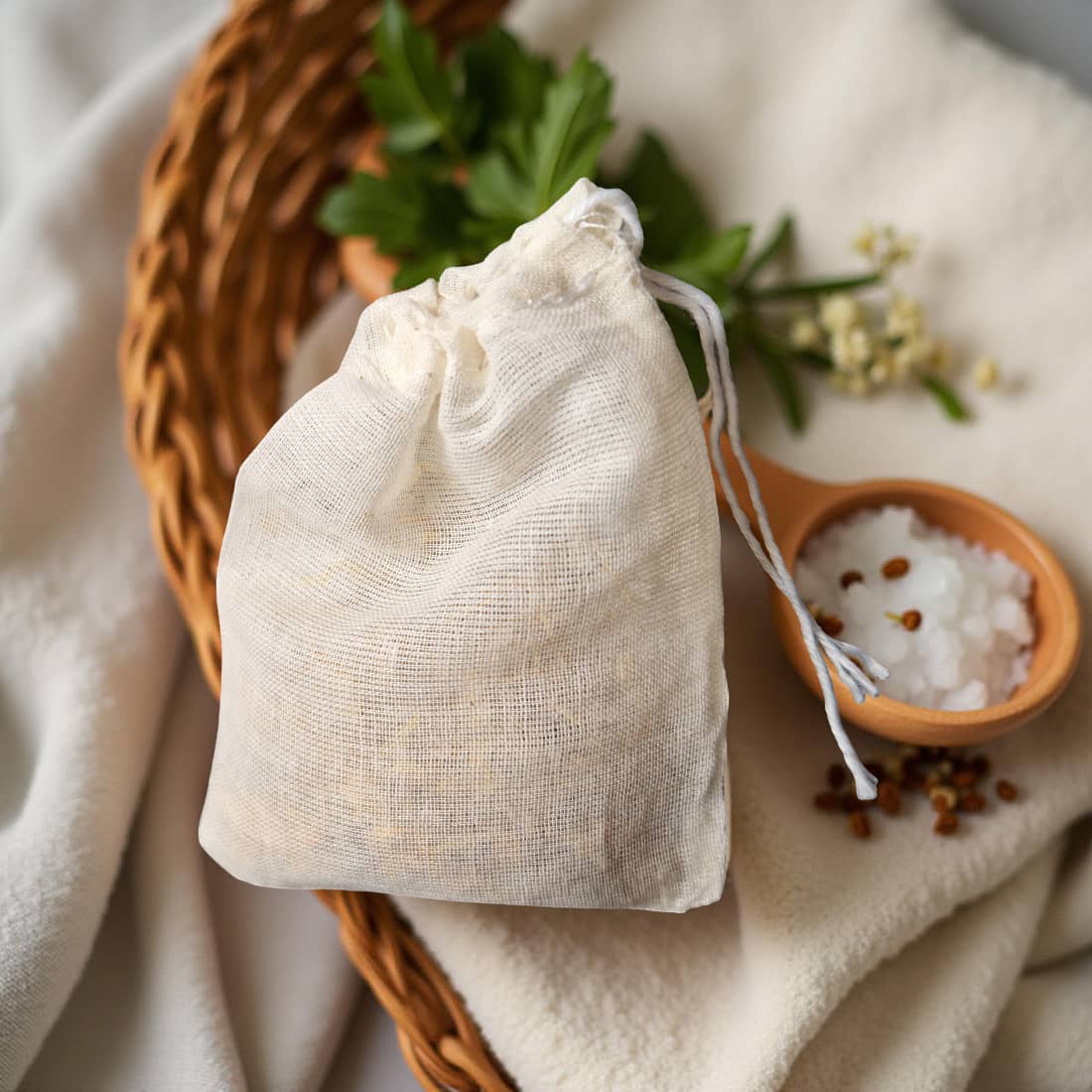 Calendula &amp; Mineral Salt Sachet