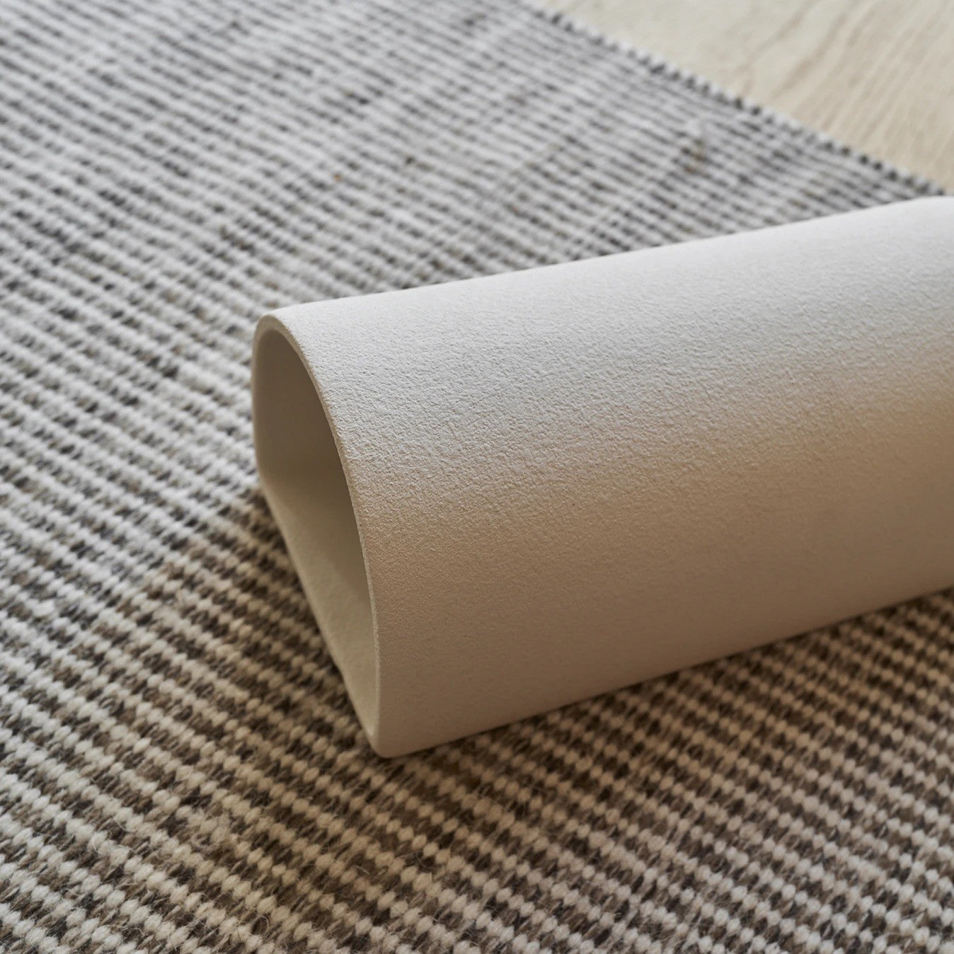 Curved Ceramic Wall Light in Matte White Finish