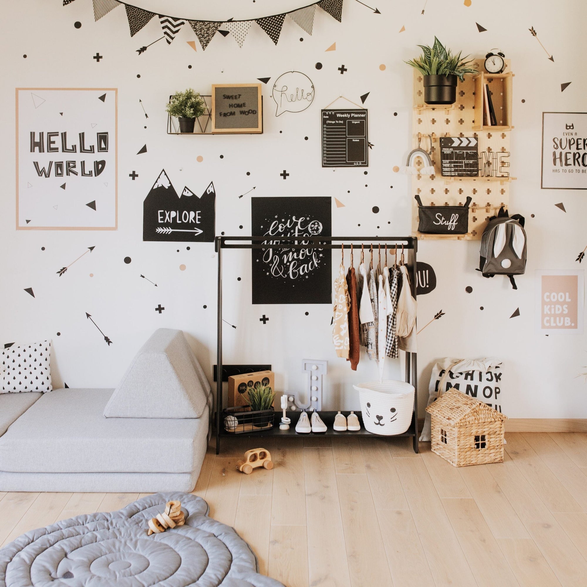 Toddlers Clothing Rack for Independent Dressing