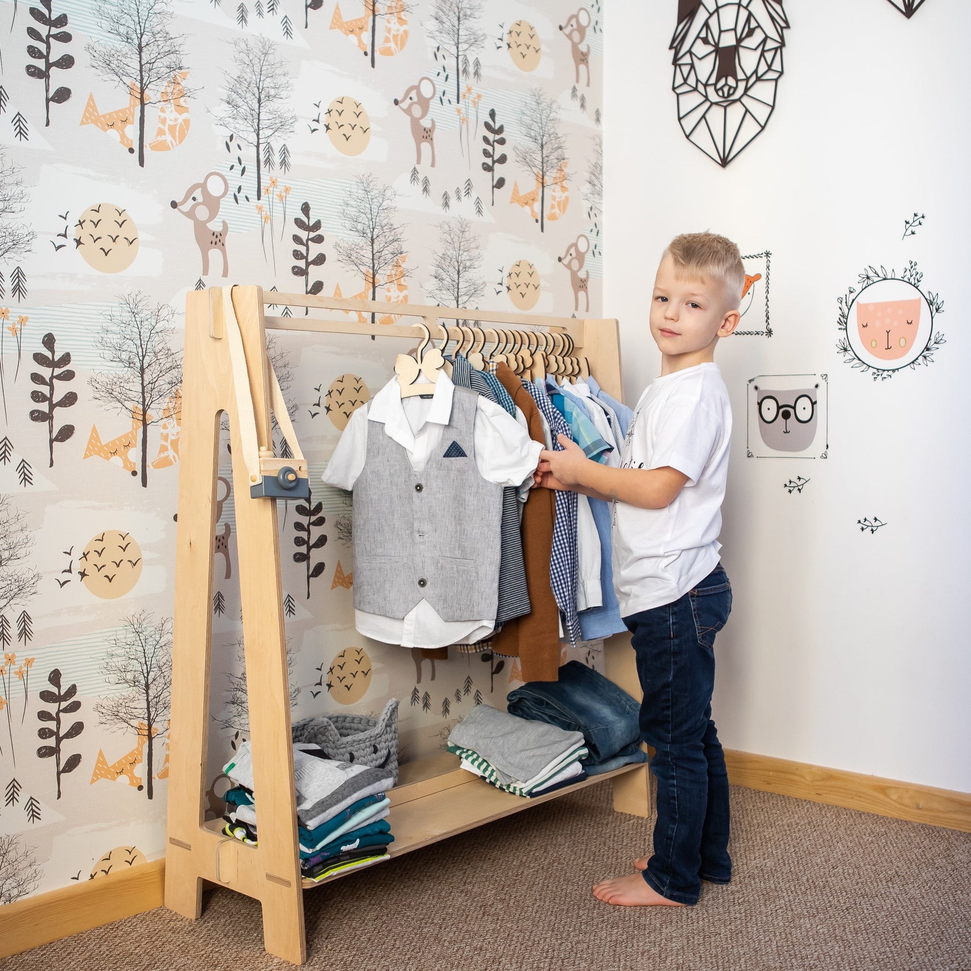Toddlers Clothing Rack for Independent Dressing