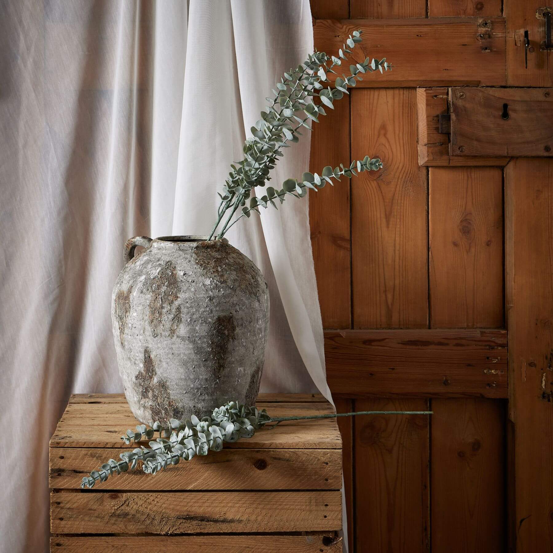 Refreshing Blue Eucalyptus Mist with Invigorating Aroma