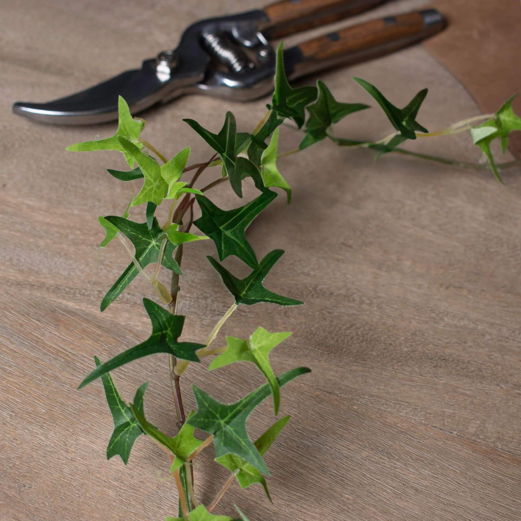 Green Ivy Artificial Garland for Indoor Spaces