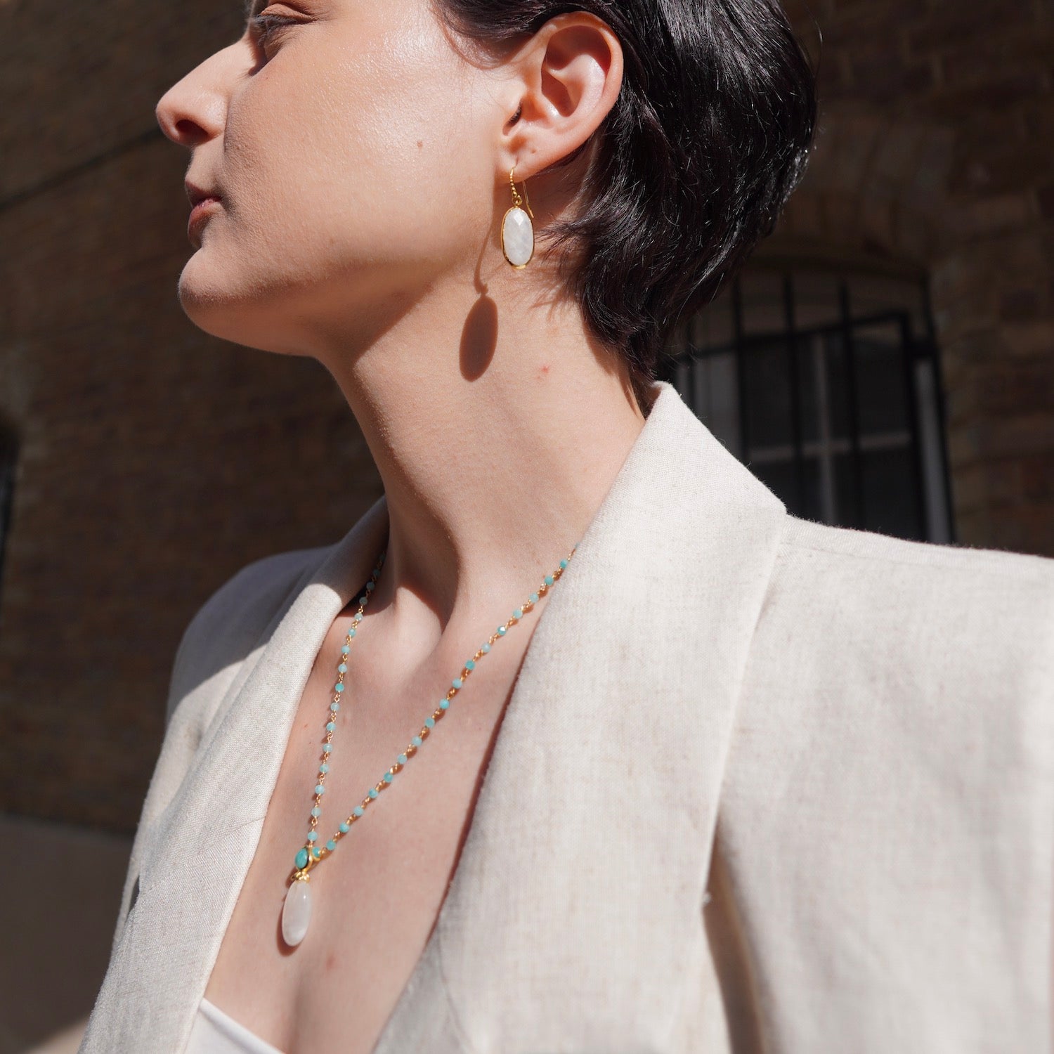 Oval Pariba Onyx Drop Earrings in 22 Karat Gold