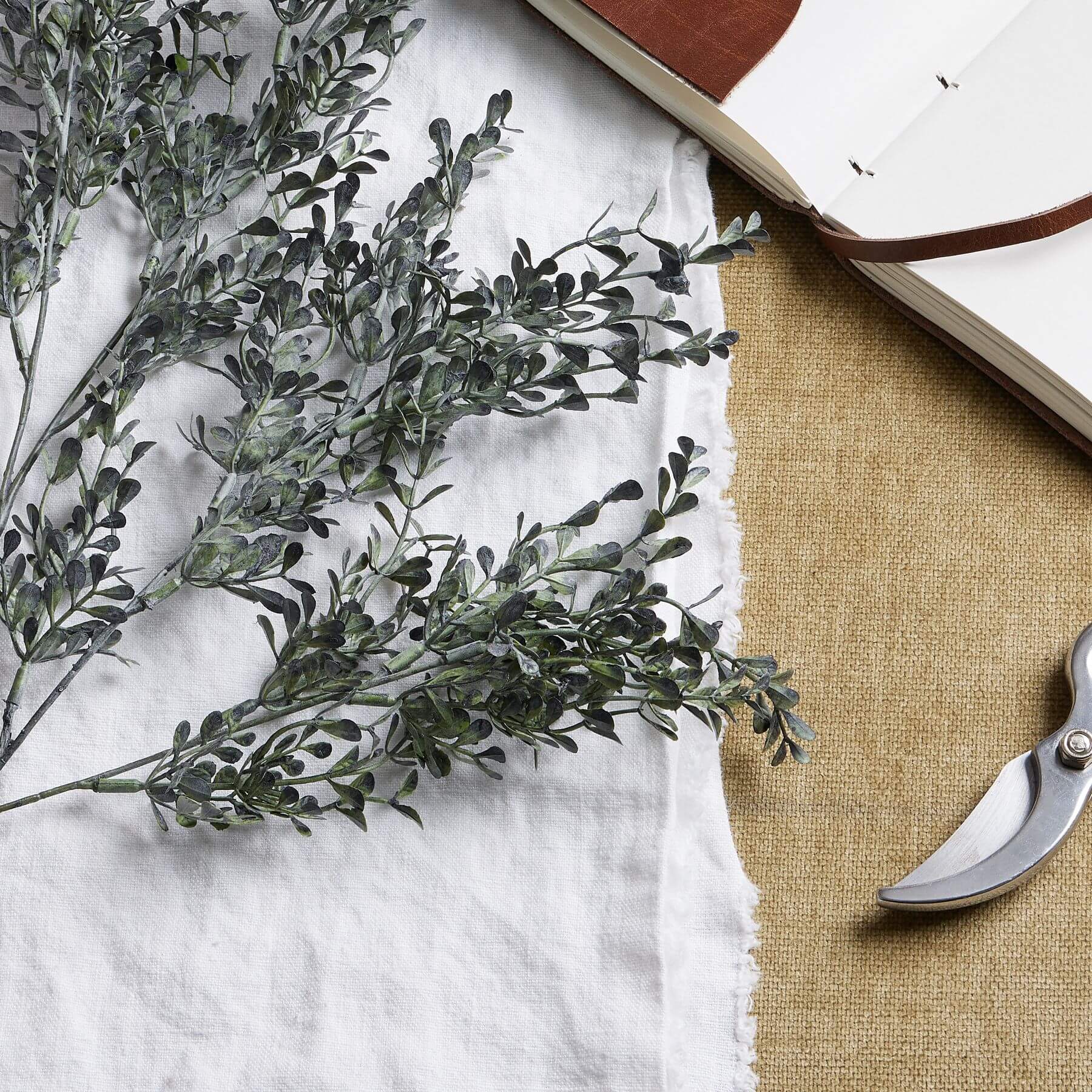 Blackened Grass Artificial Stem