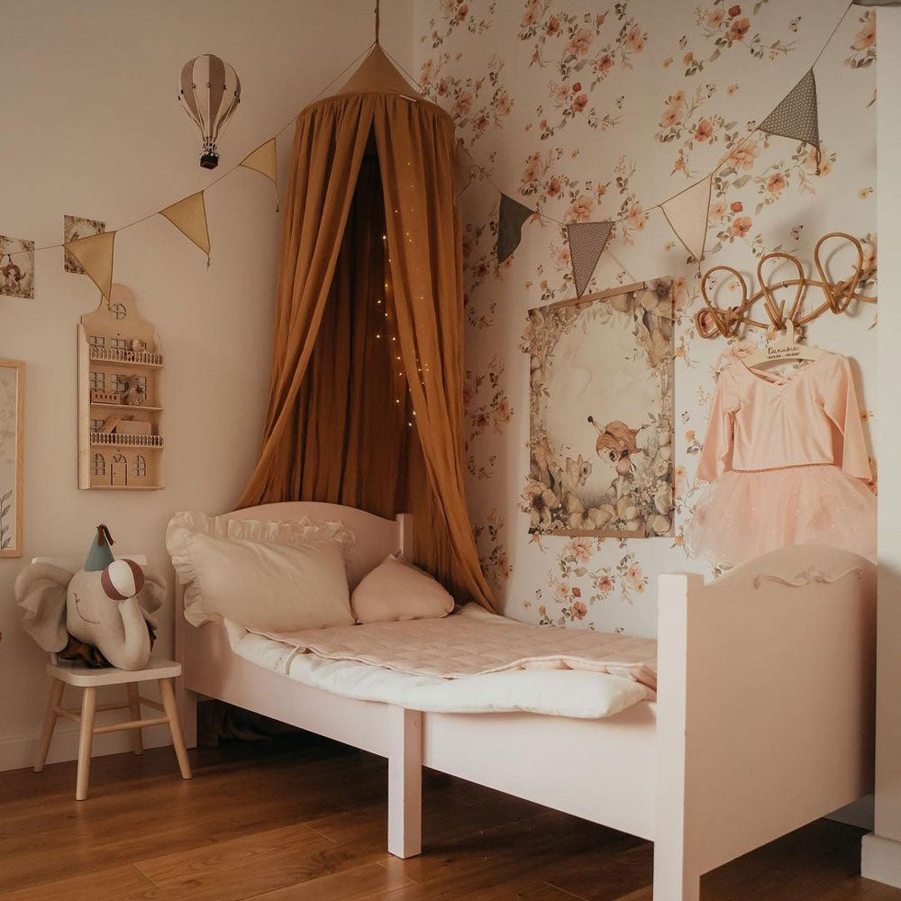 Floral Vintage Wallpaper in Soft Pastel Tones