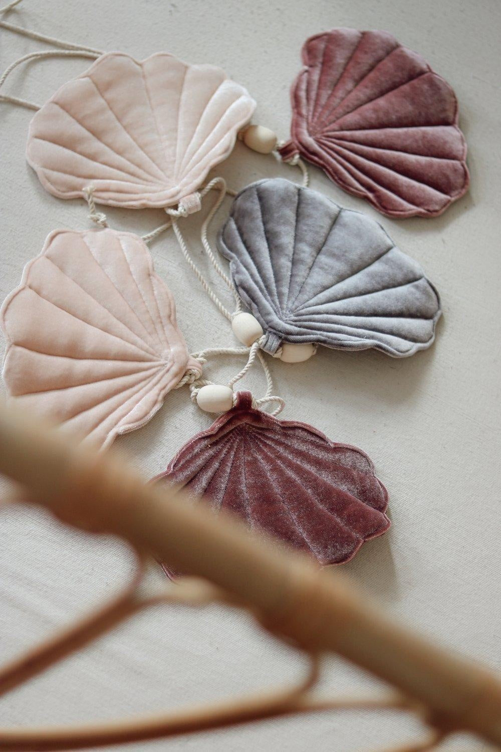 Cosmic Pearl Shell Garland Decoration