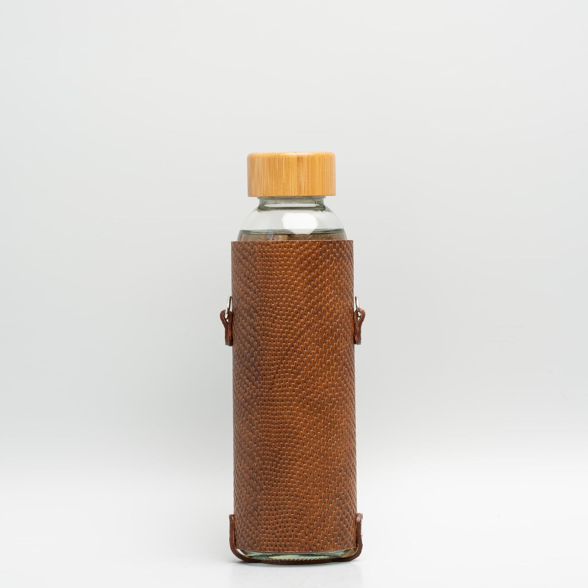 Leather water bottle holder with strap and glass bottle | OUTLET