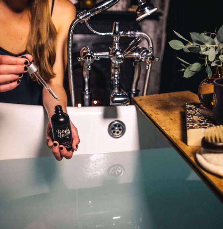 GLOW NIGHT-TIME BATH &amp; SHOWER OIL | Revive with Orange &amp; Geranium