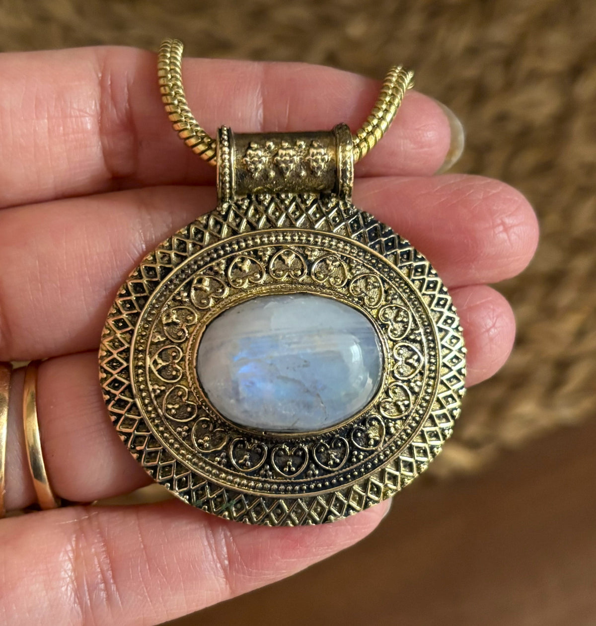 Vintage Boho Natural Stone Statement Necklace – Antique Gold &amp; Silver Tone Medallion Necklace