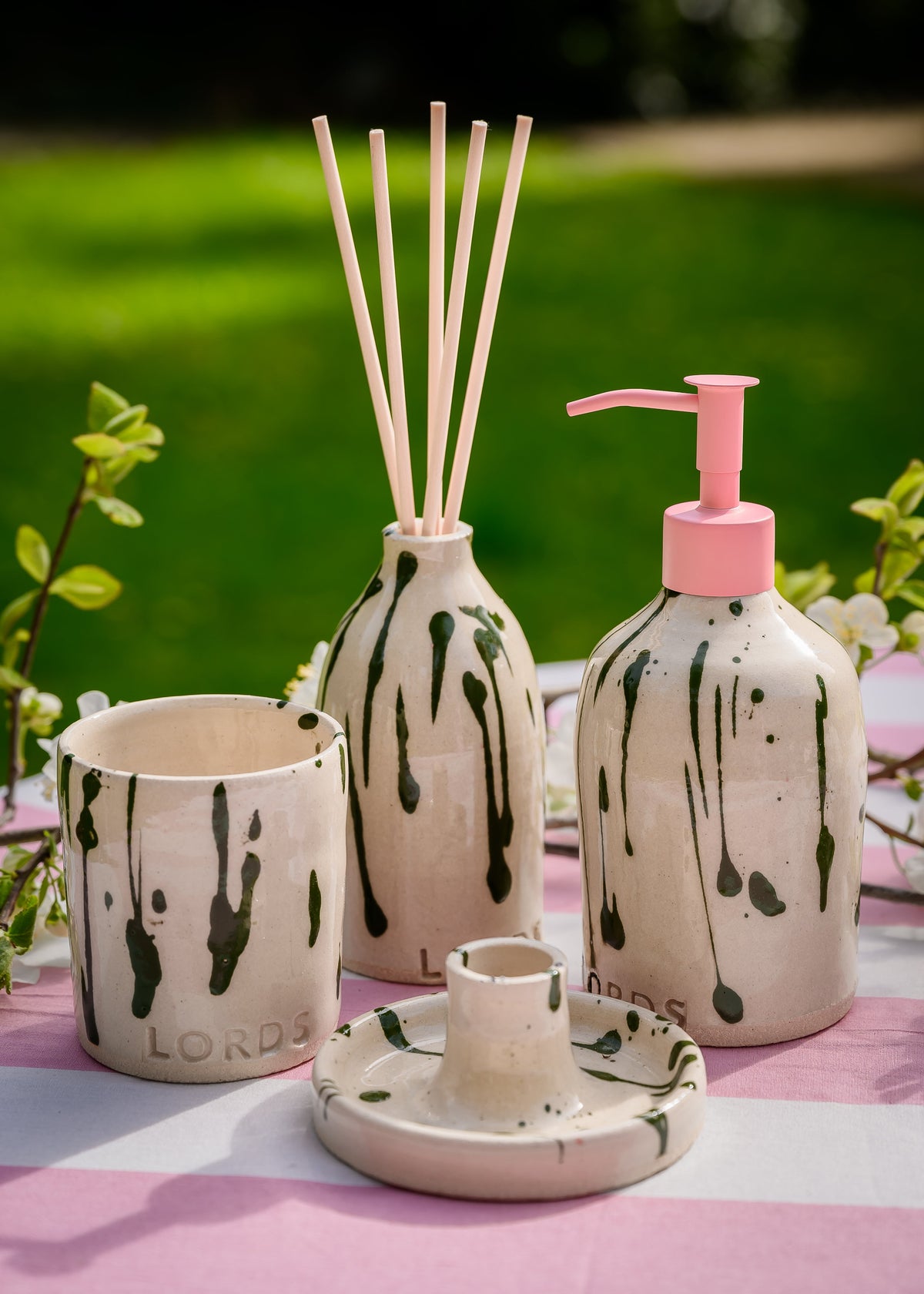 Ceramic Soap Holder &amp; 1 Litre Refill Set
