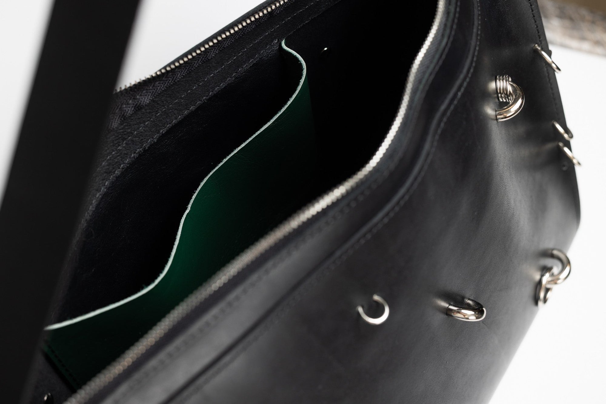 Gorgeous Leather Everyday Shoulder Bag