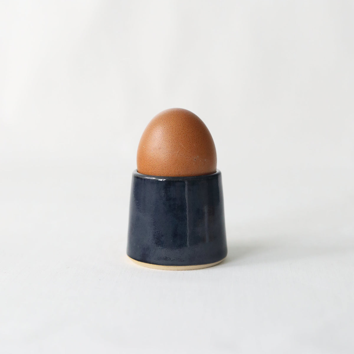 Jet Black Classic Egg Cup