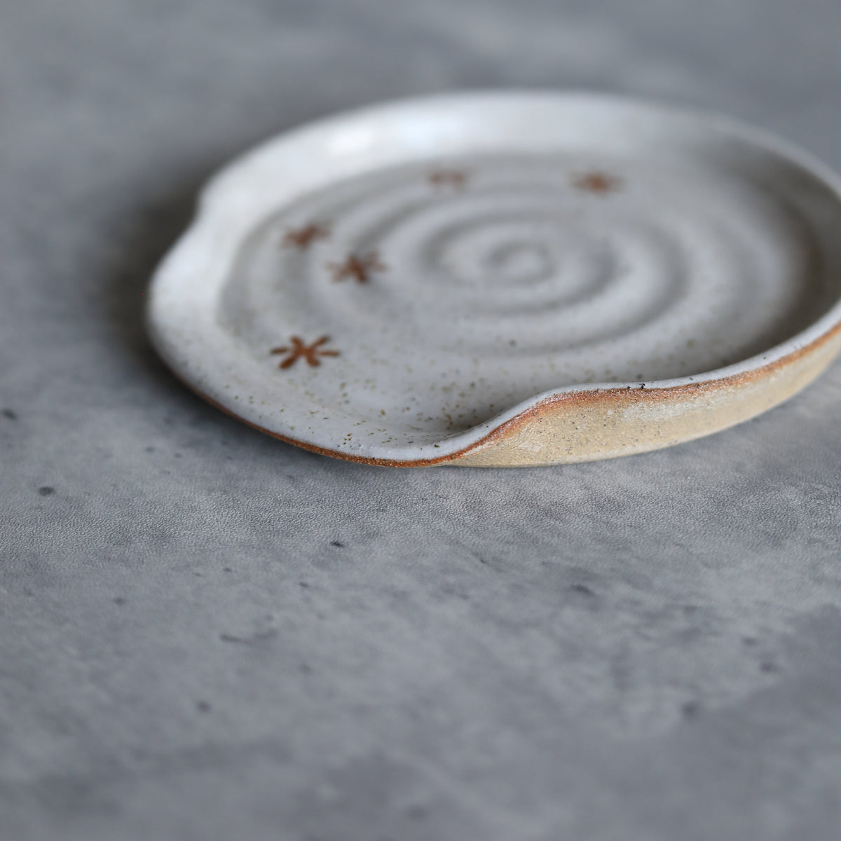 Pepper White Rustic Snowflake Spoon Rest