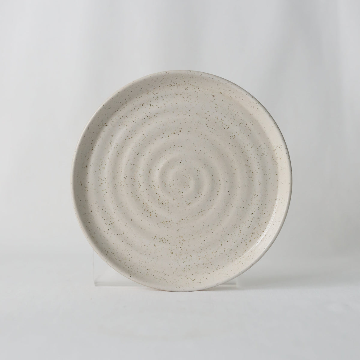 Pepper White Classic Cake Plate