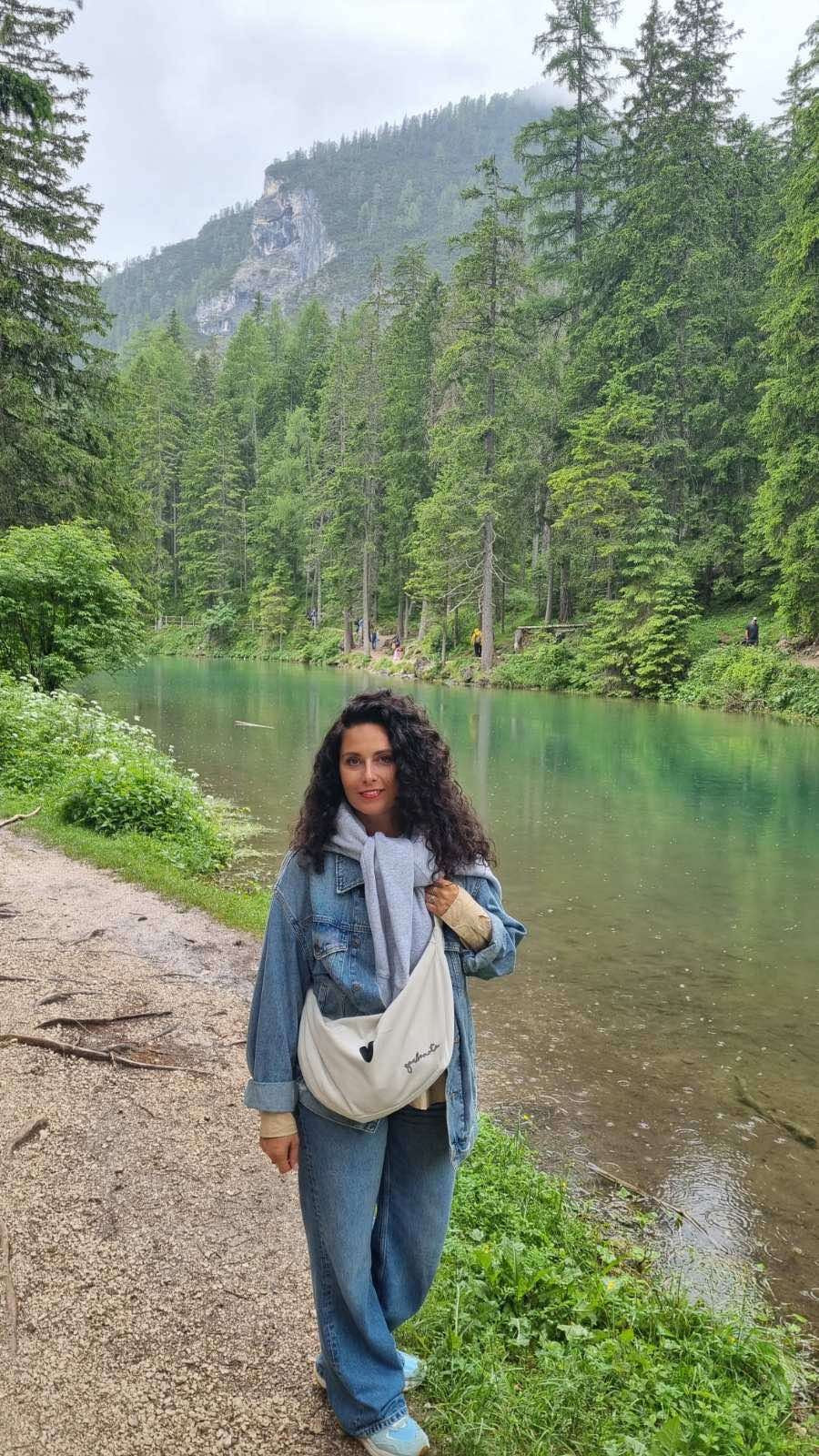 White Heart Shaped Shoulder Bag