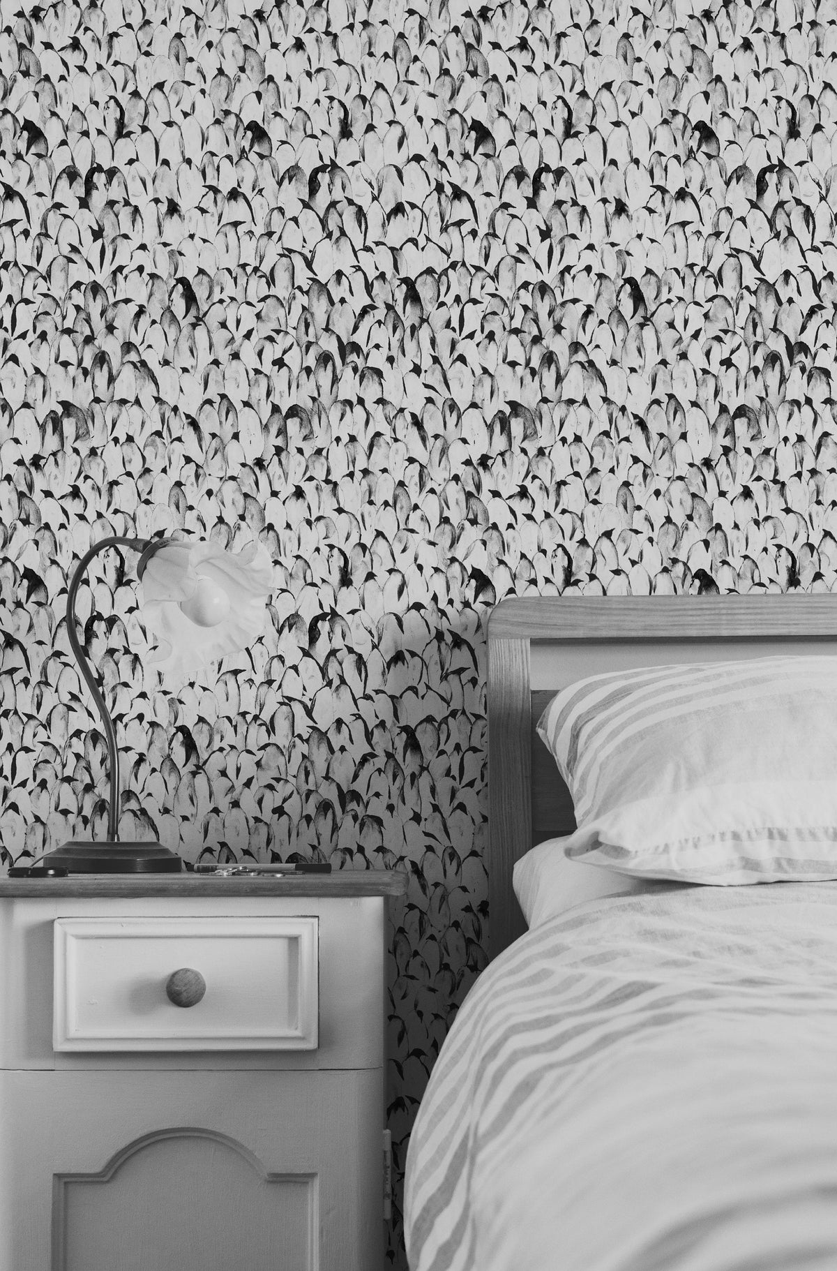 Penguin     | Penguin    Removable Wallpaper | Peel and Stick |  