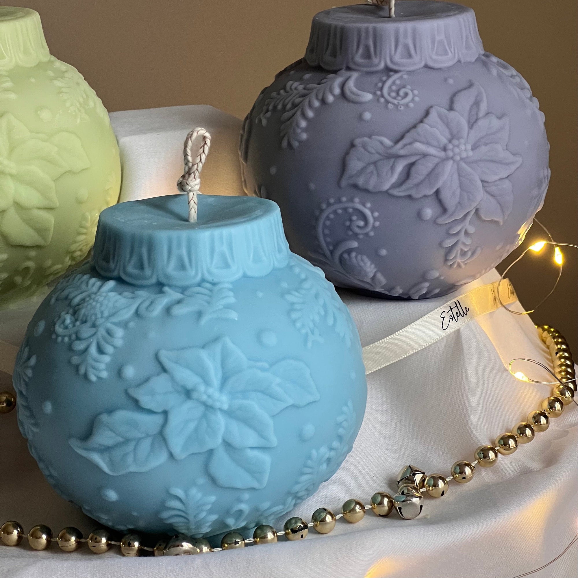 Large Christmas Bauble Soy Candle: Festive Handmade Decor-1