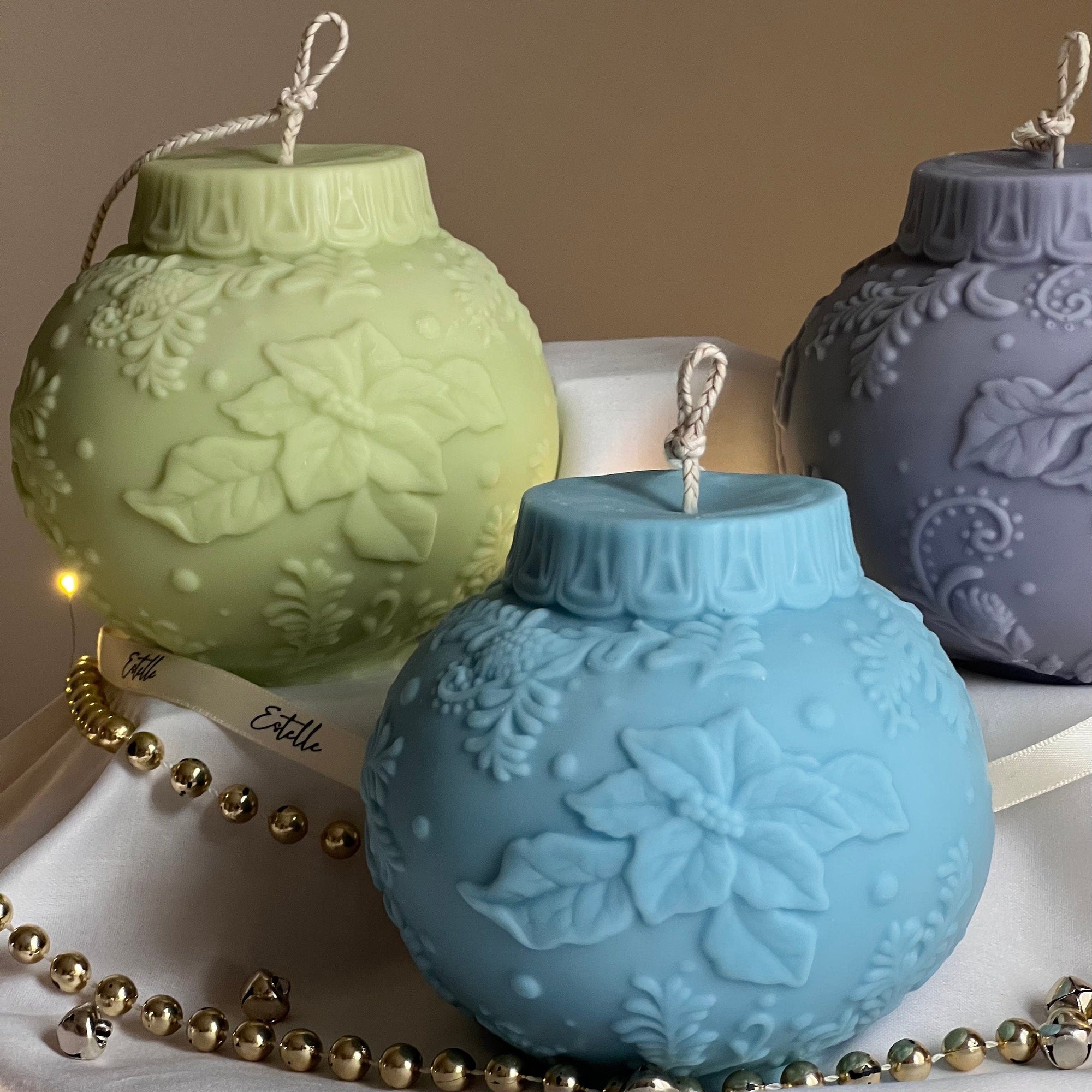 Large Christmas Bauble Soy Candle: Festive Handmade Decor-2