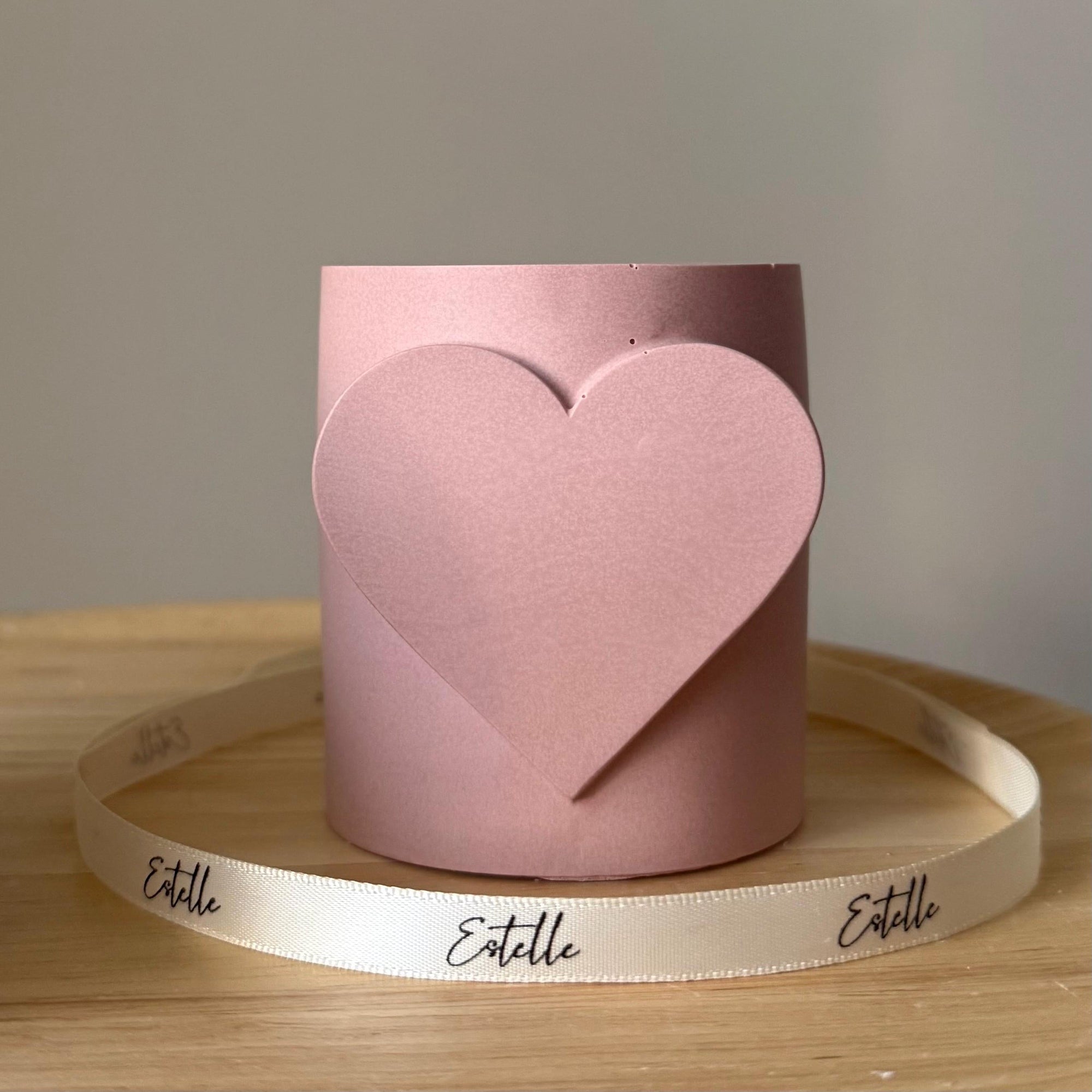 Heart Shaped Soy Wax Candle: Jesmonite Vessel, Handmade Scented Candle-2