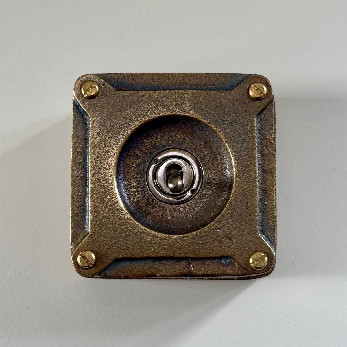 Single Gang Antique Brass Solid Cast Metal Surface Mounting Light Switch Industrial 2 Way