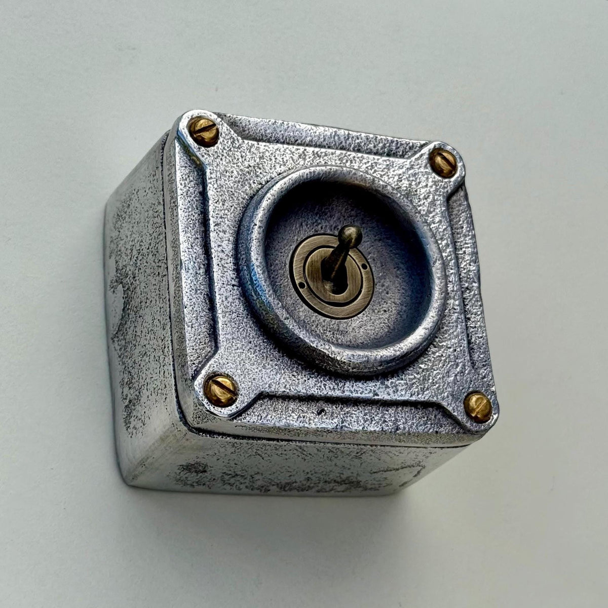 Single Gang Cast Aluminium Conduit Toggle Light Switch | 2 Way
