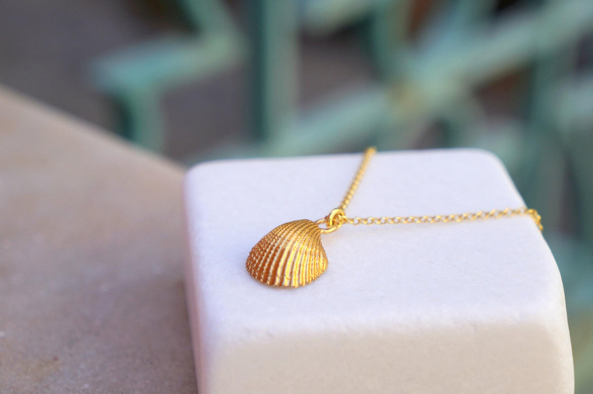Solid Gold Sea Shell Necklace with Pearl, Handmade Minimalist Jewelry, Organic Beach Pendant, Gift for Luck, Real Gold (9K, 14K, 18K)