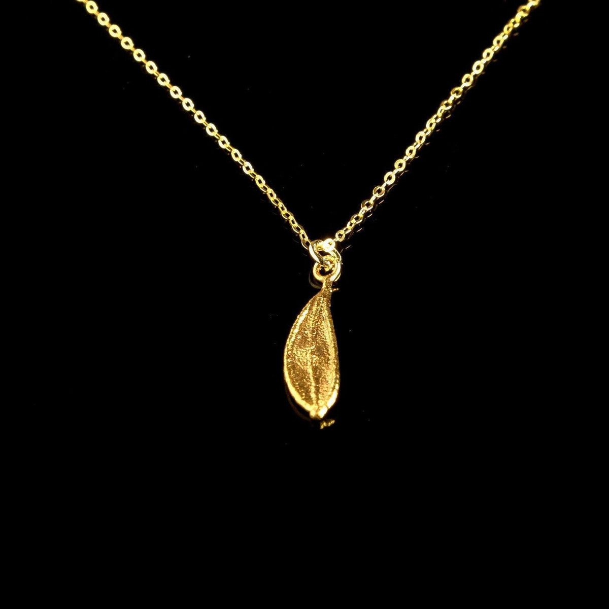 Minimalist Olive Leaf Gold Necklace, Handmade Nature-Inspired Jewelry, Organic Tree Pendant, Gift for Health &amp; Luck, Sterling Silver 925