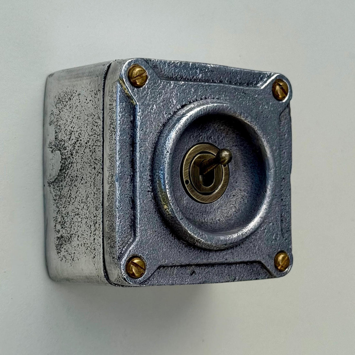 Single Gang Cast Aluminium Conduit Toggle Light Switch | 2 Way