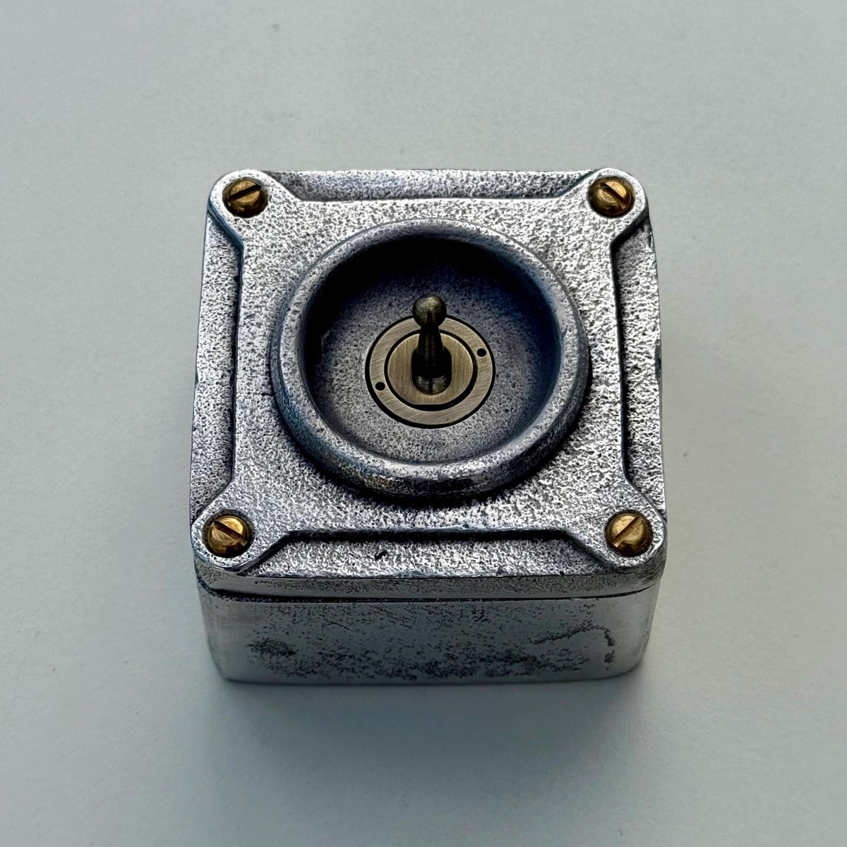 Single Gang Cast Aluminium Conduit Toggle Light Switch | 2 Way
