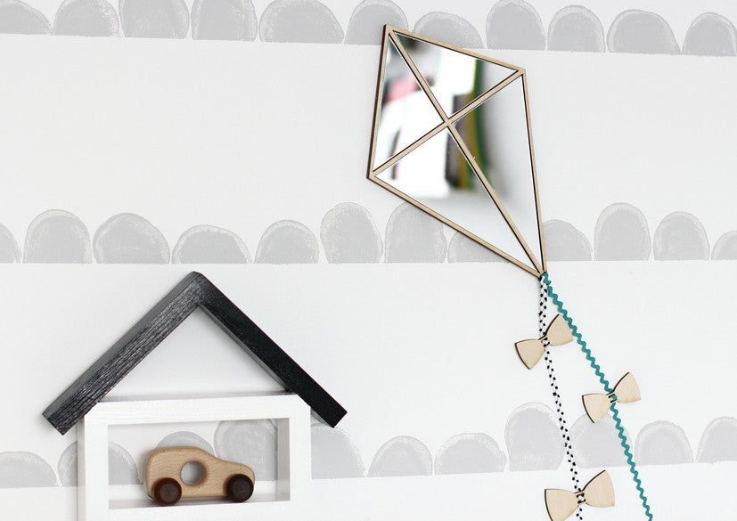 Kids Room Kite Mirror – Child-Friendly Acrylic &amp; Wood