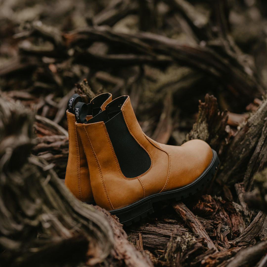 Black Chelsea Boots Kira Three Point Zero