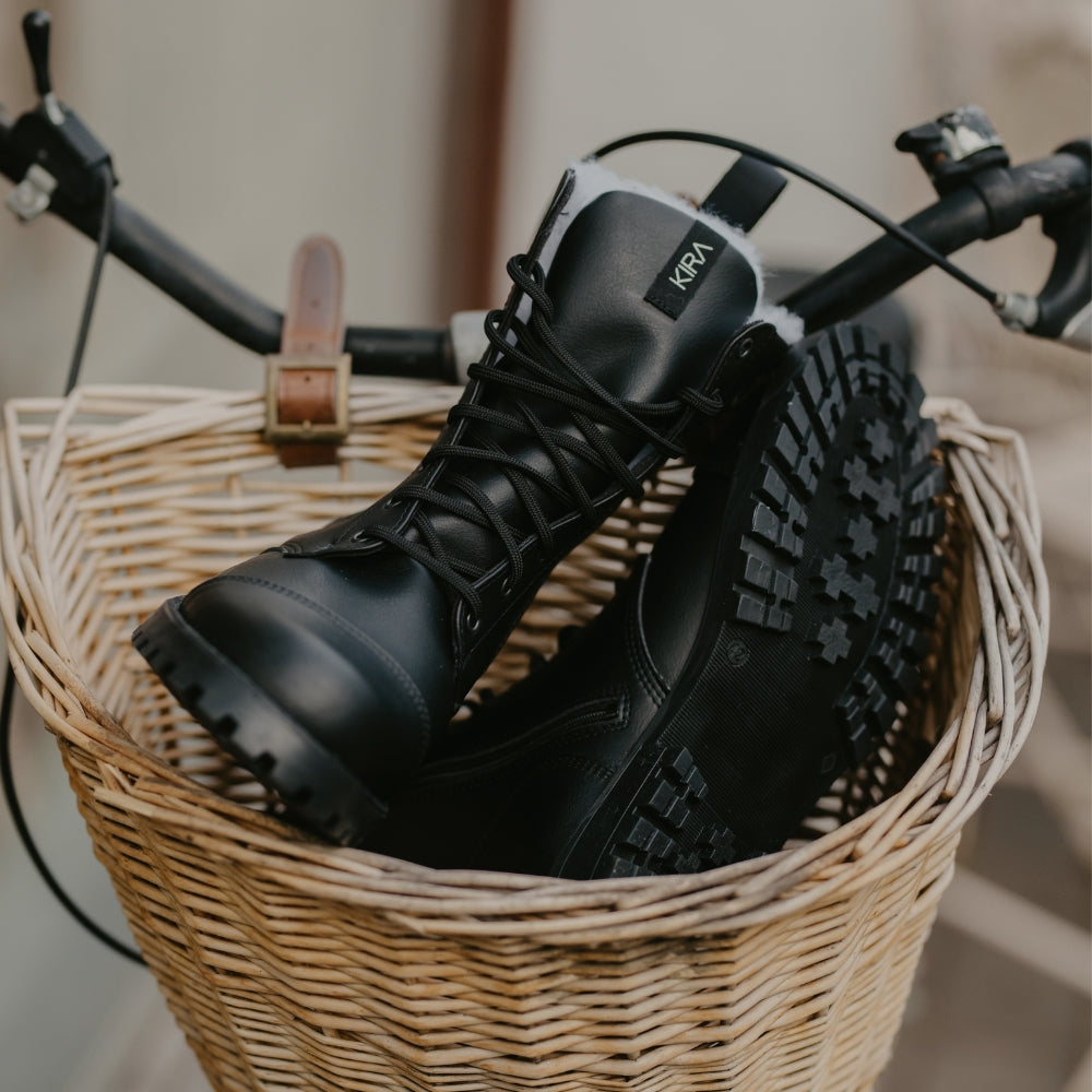 Black Winter Boots Kira 4.0 for Cold Weather Comfort