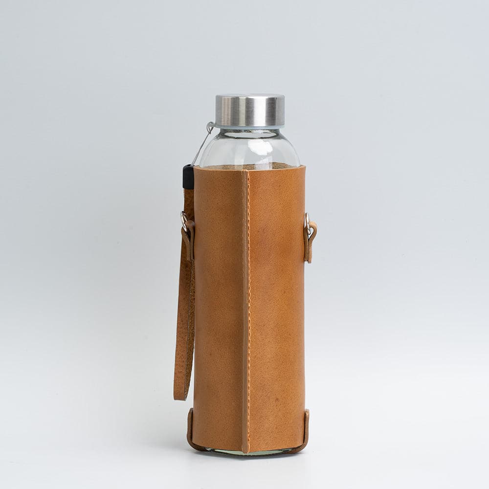 Leather water bottle holder with strap and glass bottle | OUTLET