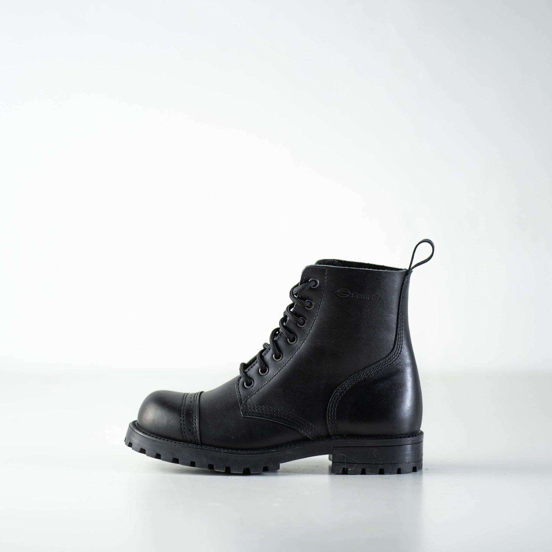 517 Aviator Boots – Unisex, Durable Leather for All Terrains by Samelin at www.brixbailey.com