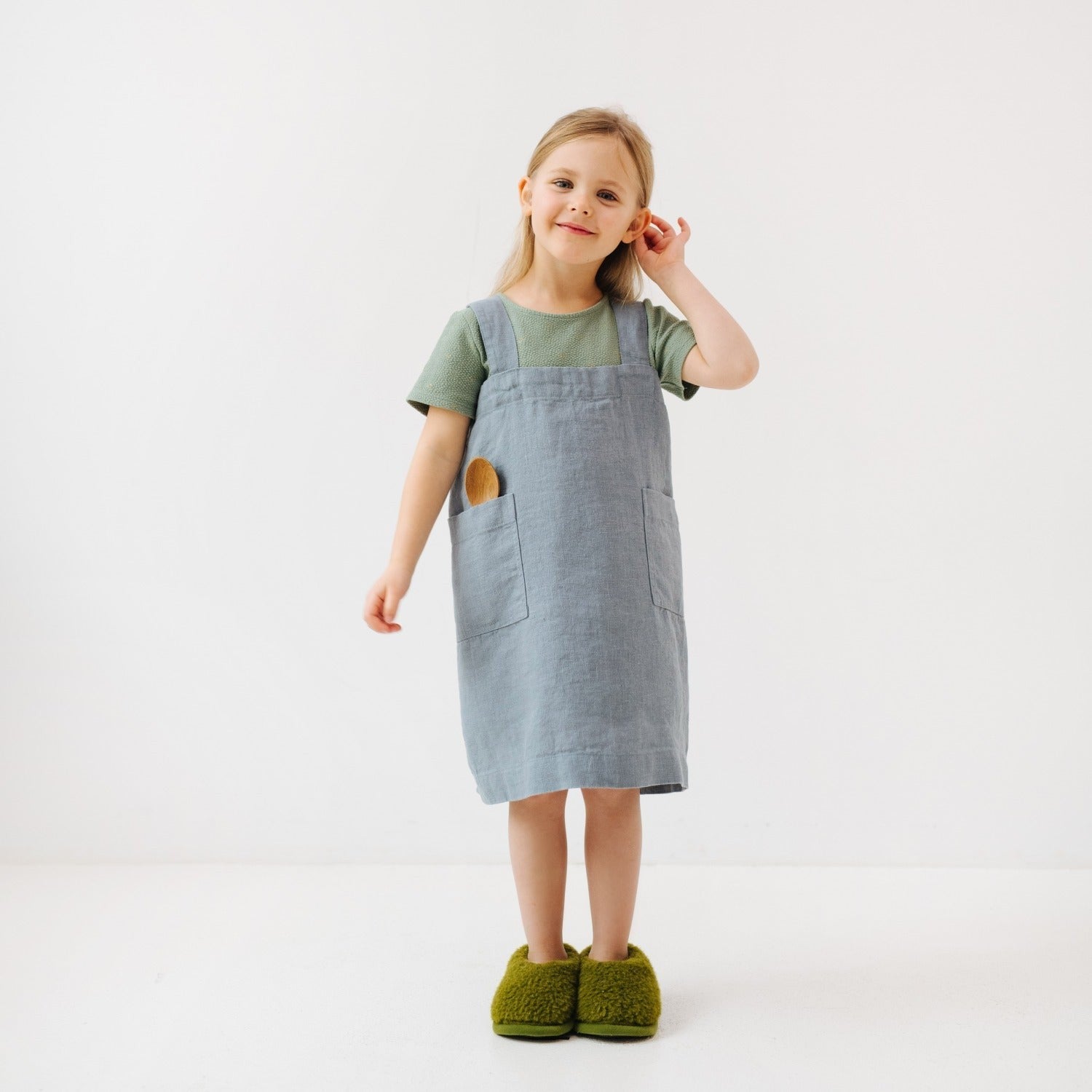 Kids Linen Pinafore Apron in Blue Fog
