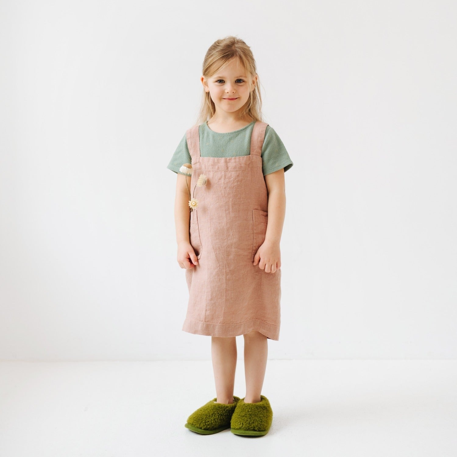 Kids Linen Pinafore Apron in Cafe Creme