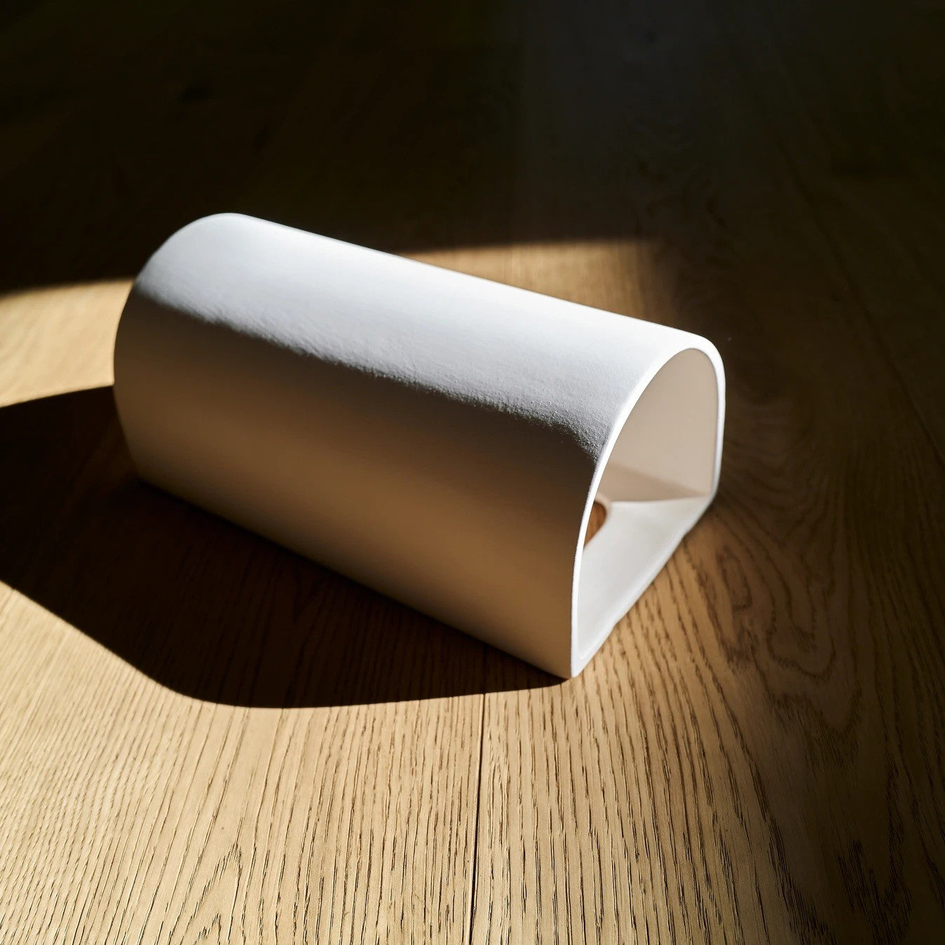 Curve Ceramic Wall Sconce in Extra Matte White