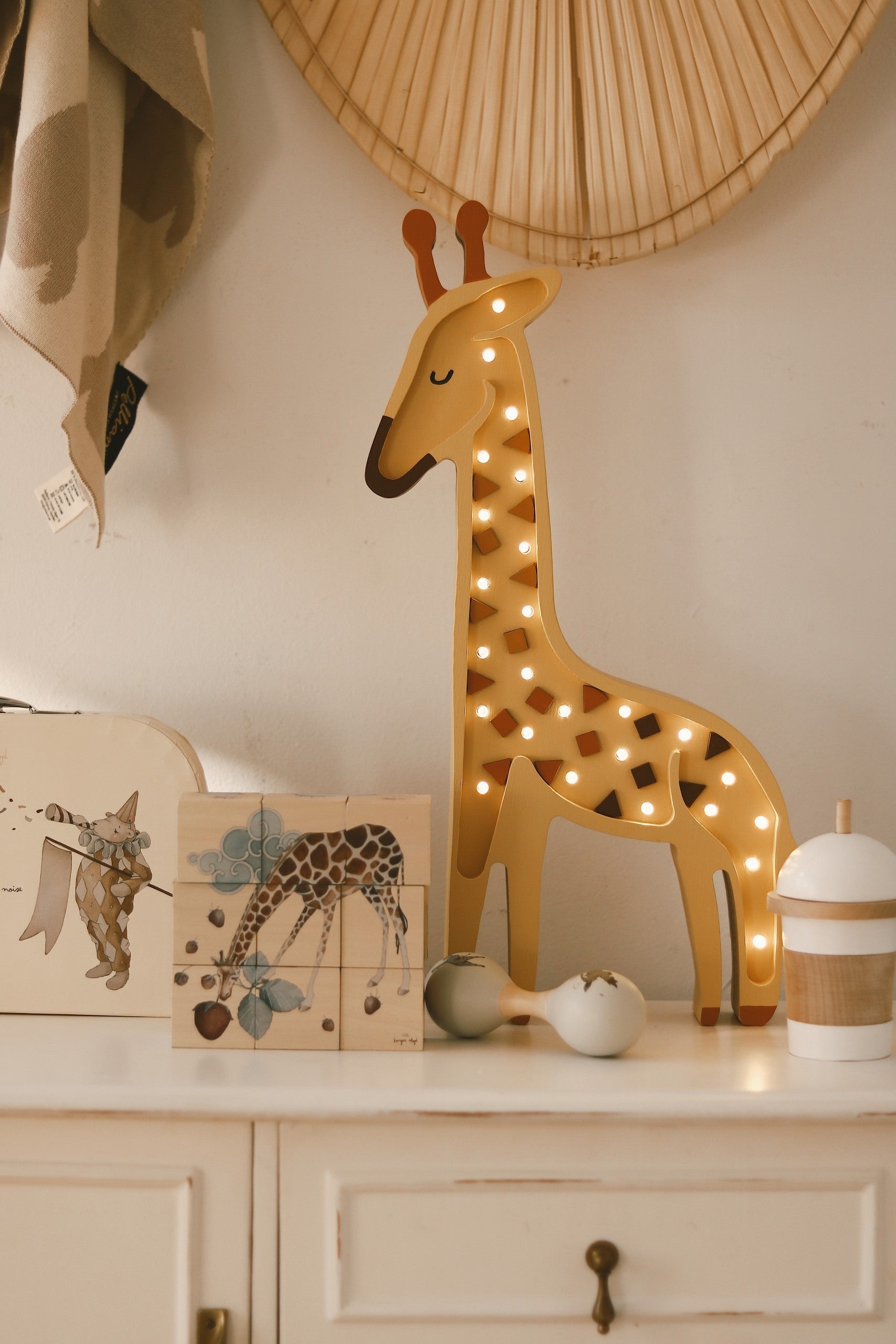 Giraffe Shaped Night Light Lamp for Kids Rooms