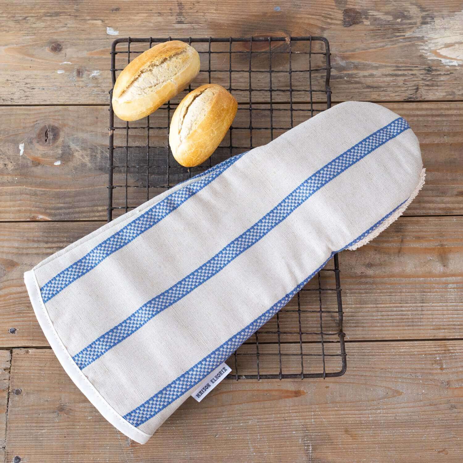 Long oven glove linen blue stripes gauntlet style