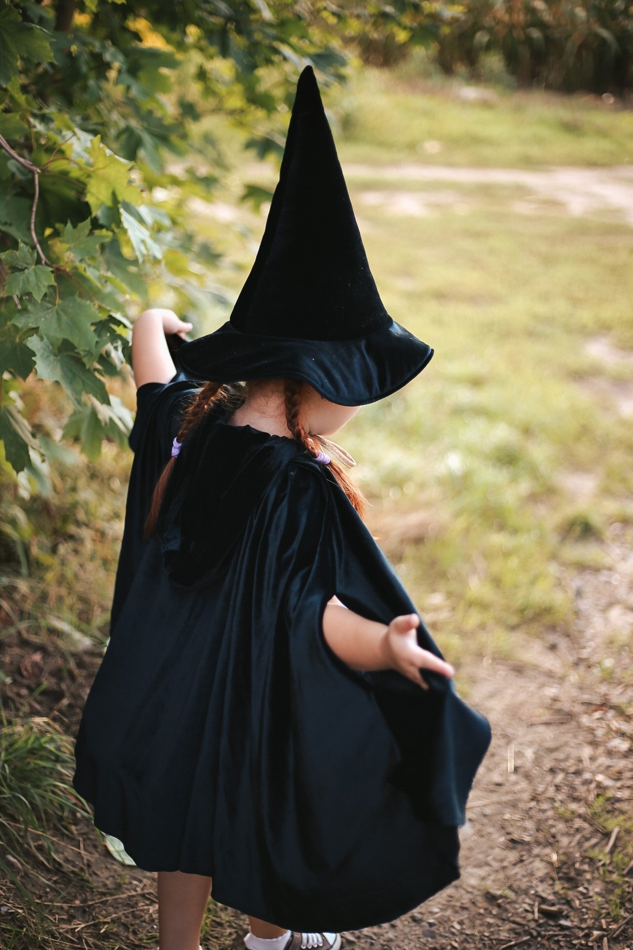 Enchanting Black Riding Hood Cape Costume