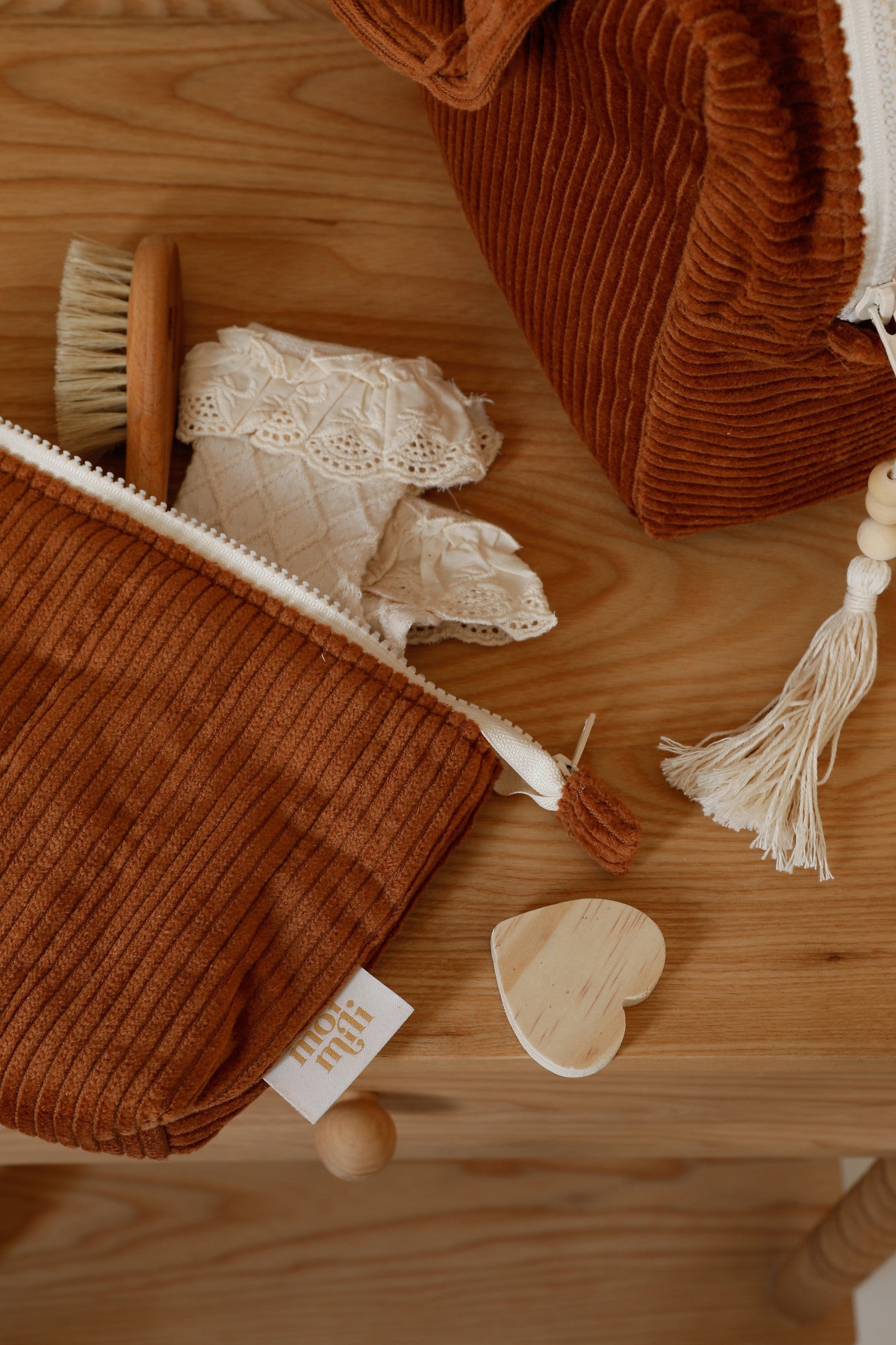 Chic Caramel Makeup Bag Set