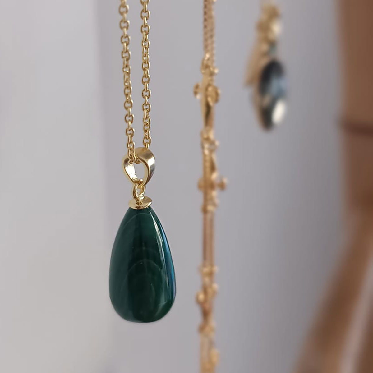 Polished Malachite Stone Pendant Necklace in Gold