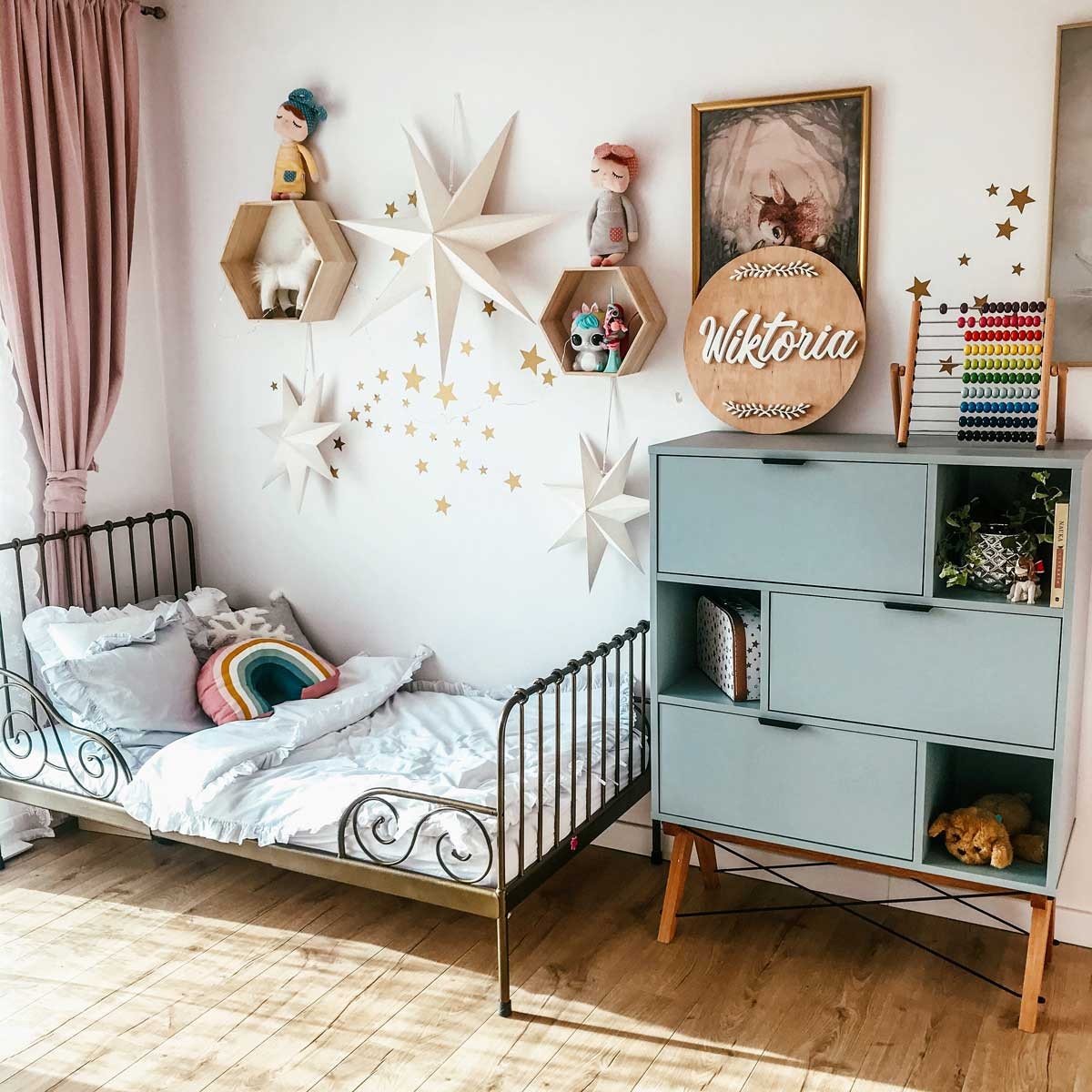 Gold Star Wall Stickers for Children&#39;s Rooms