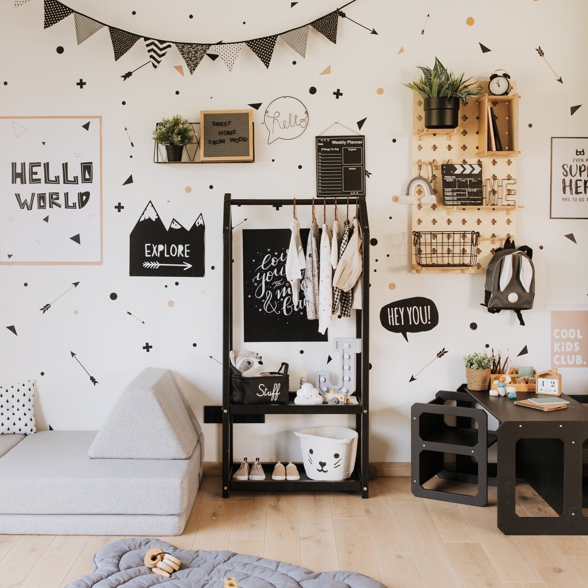 House Shaped Clothes Rack with Storage