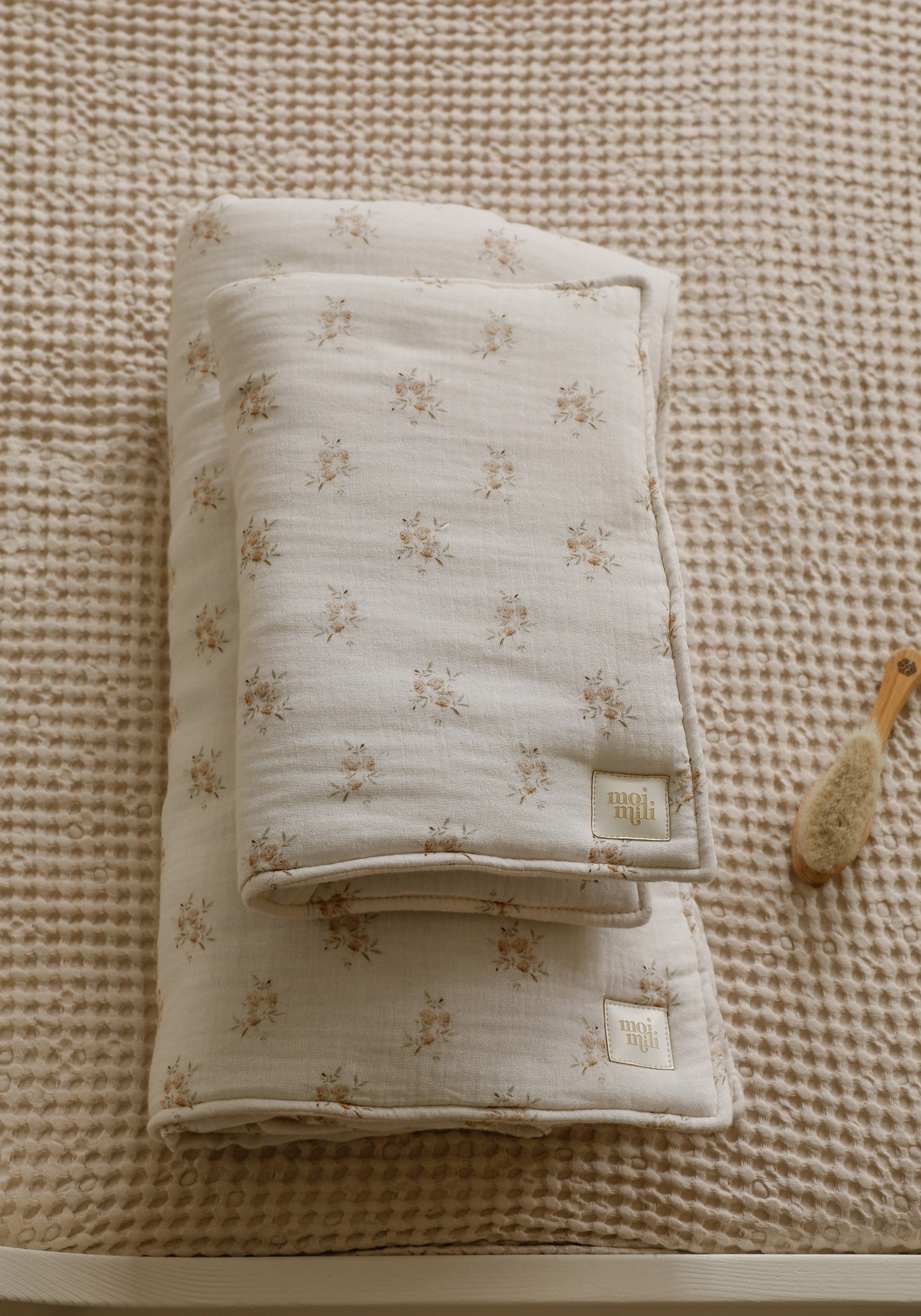 Cozy Muslin Baby Blanket and Pillow Set with Boho Flowers