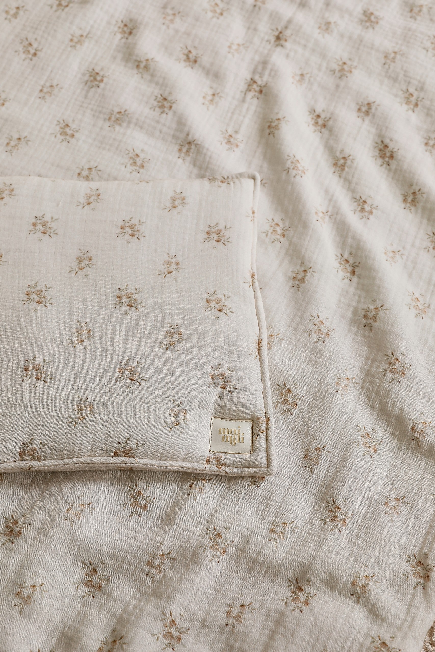 Cozy Muslin Baby Blanket and Pillow Set with Boho Flowers