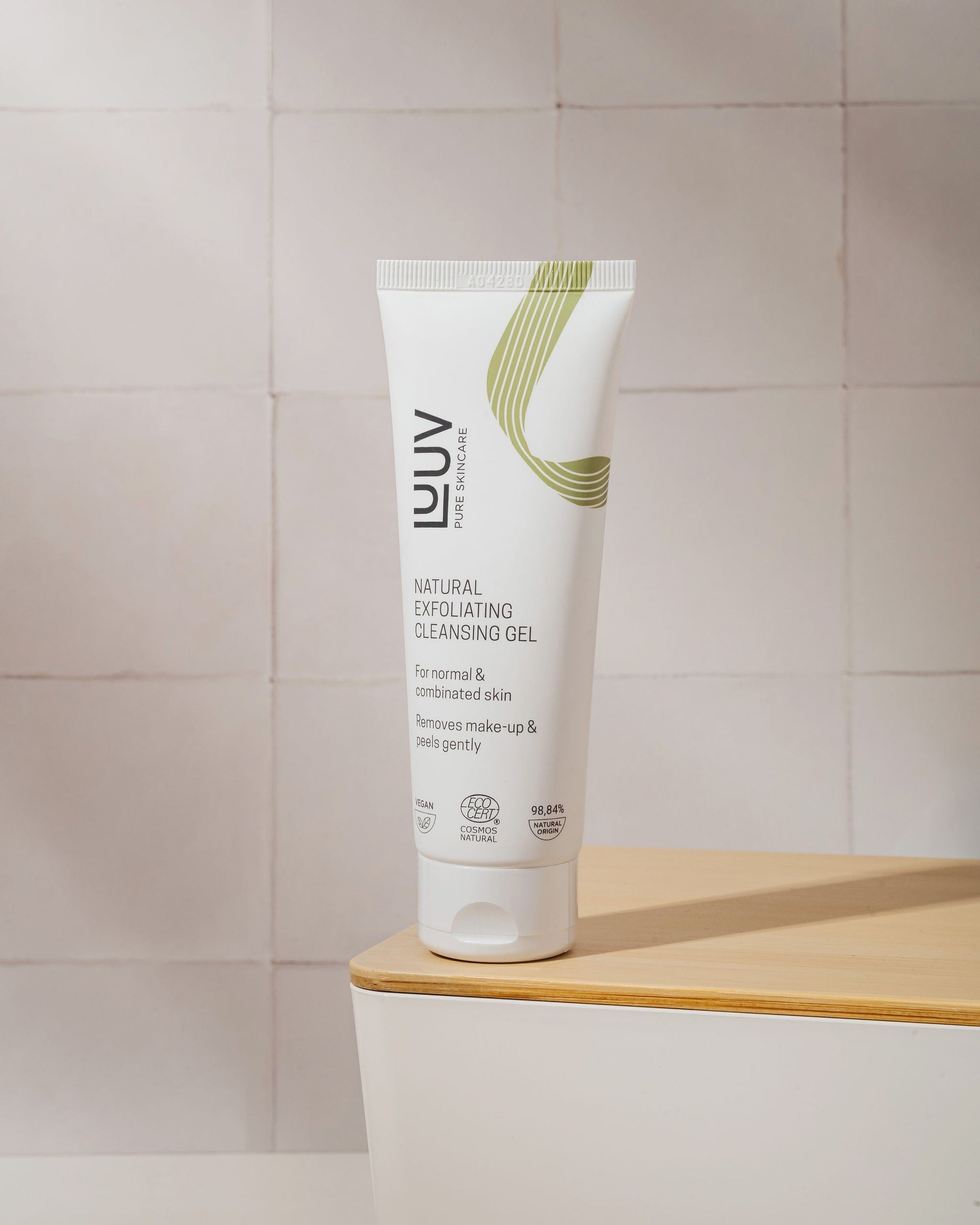 Natural Exfoliating Cleansing Gel 75ml