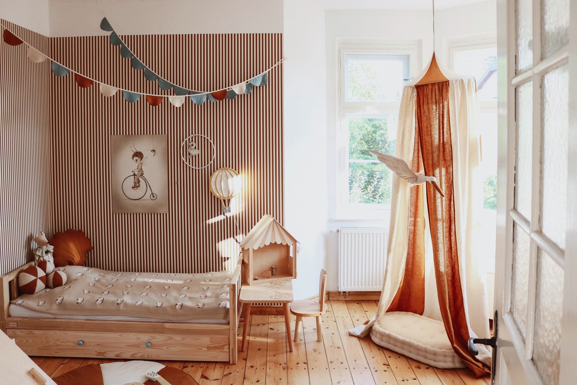Cozy Organic Cotton and Linen Canopy in Caramel Circus