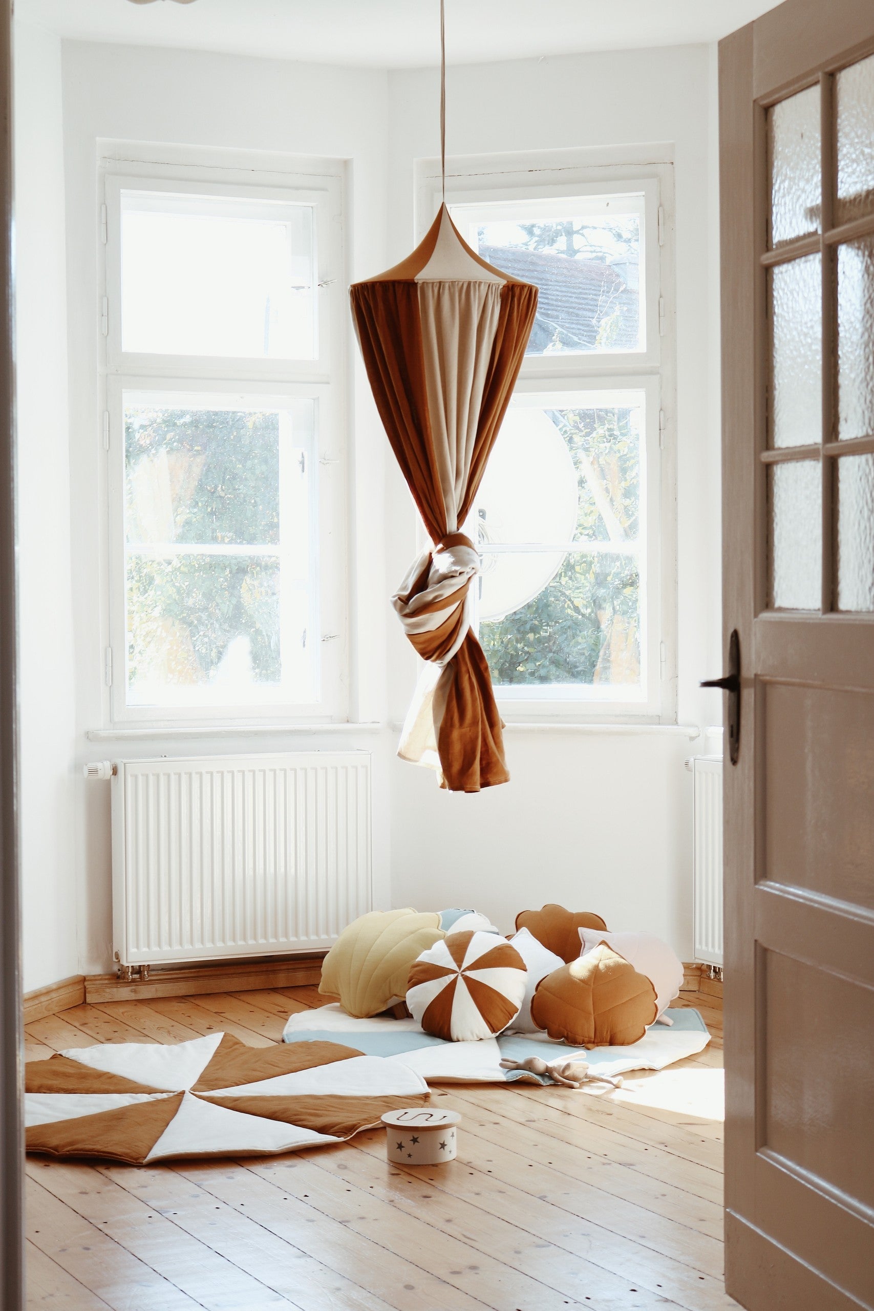 Cozy Organic Cotton and Linen Canopy in Caramel Circus